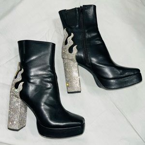 💎🖤 WORN 1X EPIC POSTER GIRL PLATFORM HEEL BOOTS🖤💎 DOLLS KILL